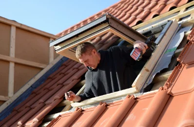Pose de fenêtres de toit Velux à Laparrouquial